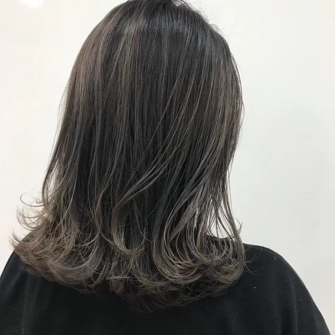 セミロング カラー 髪質改善ストレート髪 質改善カラー特化中崎のヘアスタイル