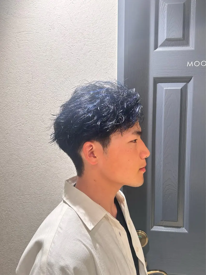 ショート パーマ メンズ メンズハイライト ハイライト カット ヘアカラー 保坂 駿太郎のヘアスタイル