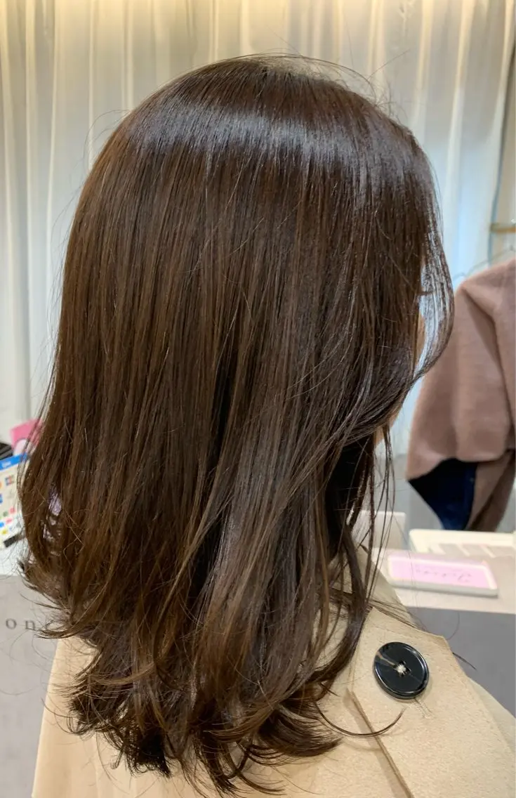 ミディアム レイヤーカット ioliteHAIR AYAのヘアスタイル