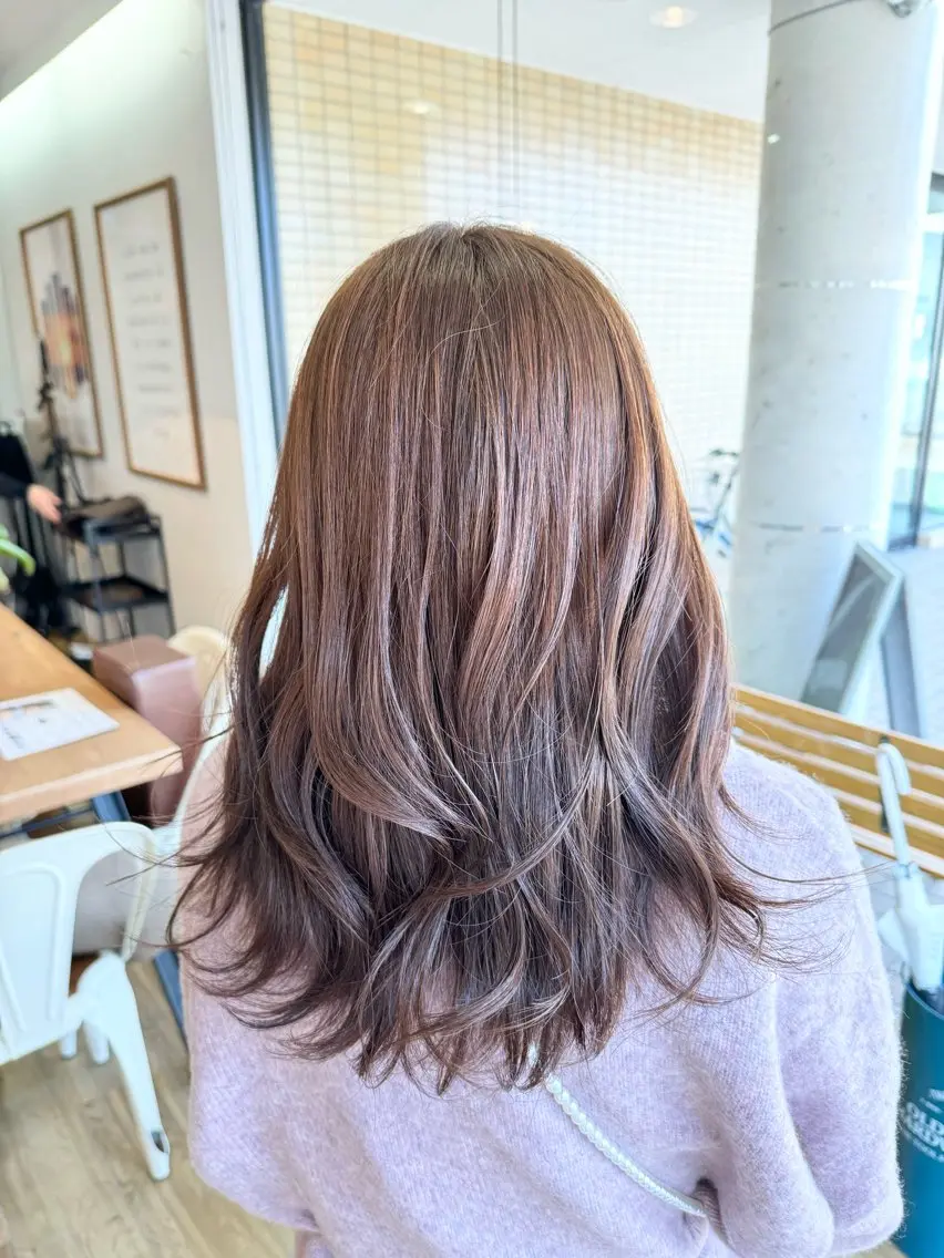 ロング カラー ベージュカラー ヘアカラー トリートメント ツキダテ ユイのヘアスタイル