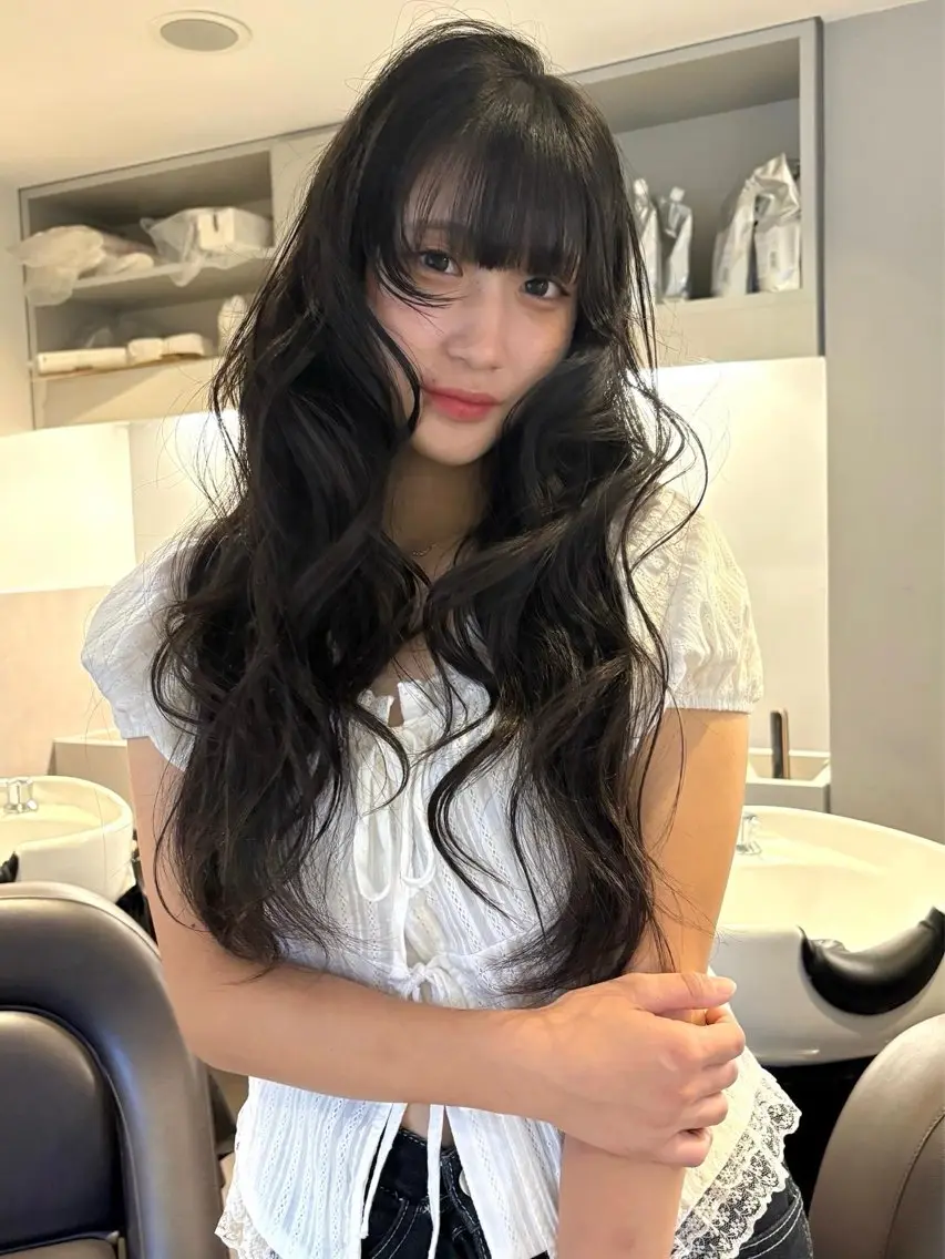 ロング ヘアアレンジ 顔周りカット ユナ ボブカット /ベージュのヘアスタイル