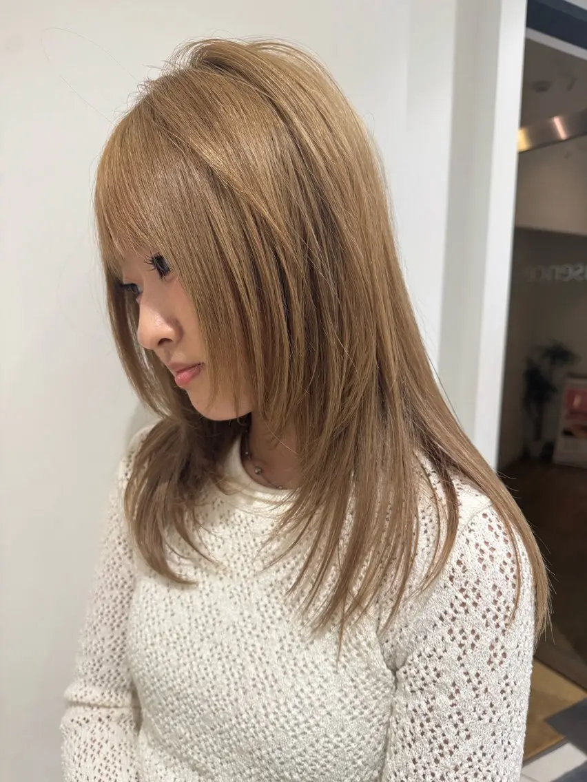 セミロング 佐々木 悠安のヘアスタイル