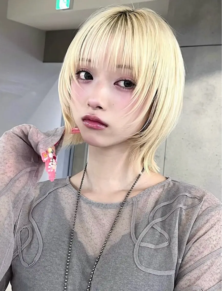 ショート カラー カット ヘアカラー ウルフ🦋顔まわり ❤︎ ͛めいのヘアスタイル