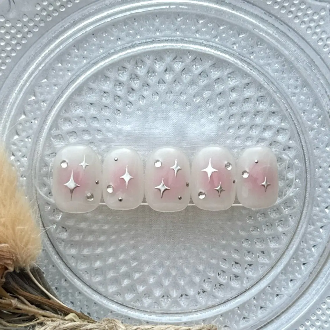 ネイル チークネイル キラキラネイル ピンク シルバー ハンドネイル peaberry nailのネイルデザイン