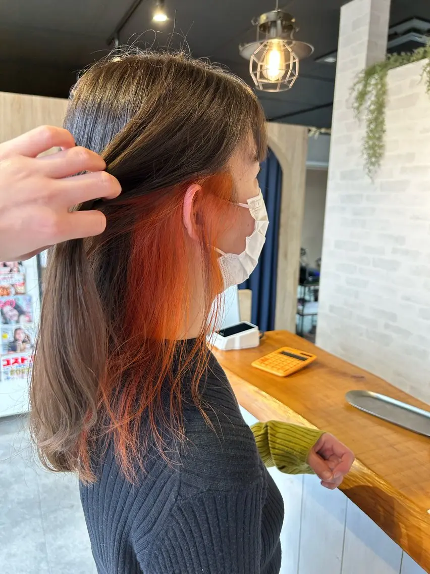 セミロング カラー インナーカラー オレンジ ヘアカラー ショート/レイヤー 🎀細沼玲花のヘアスタイル