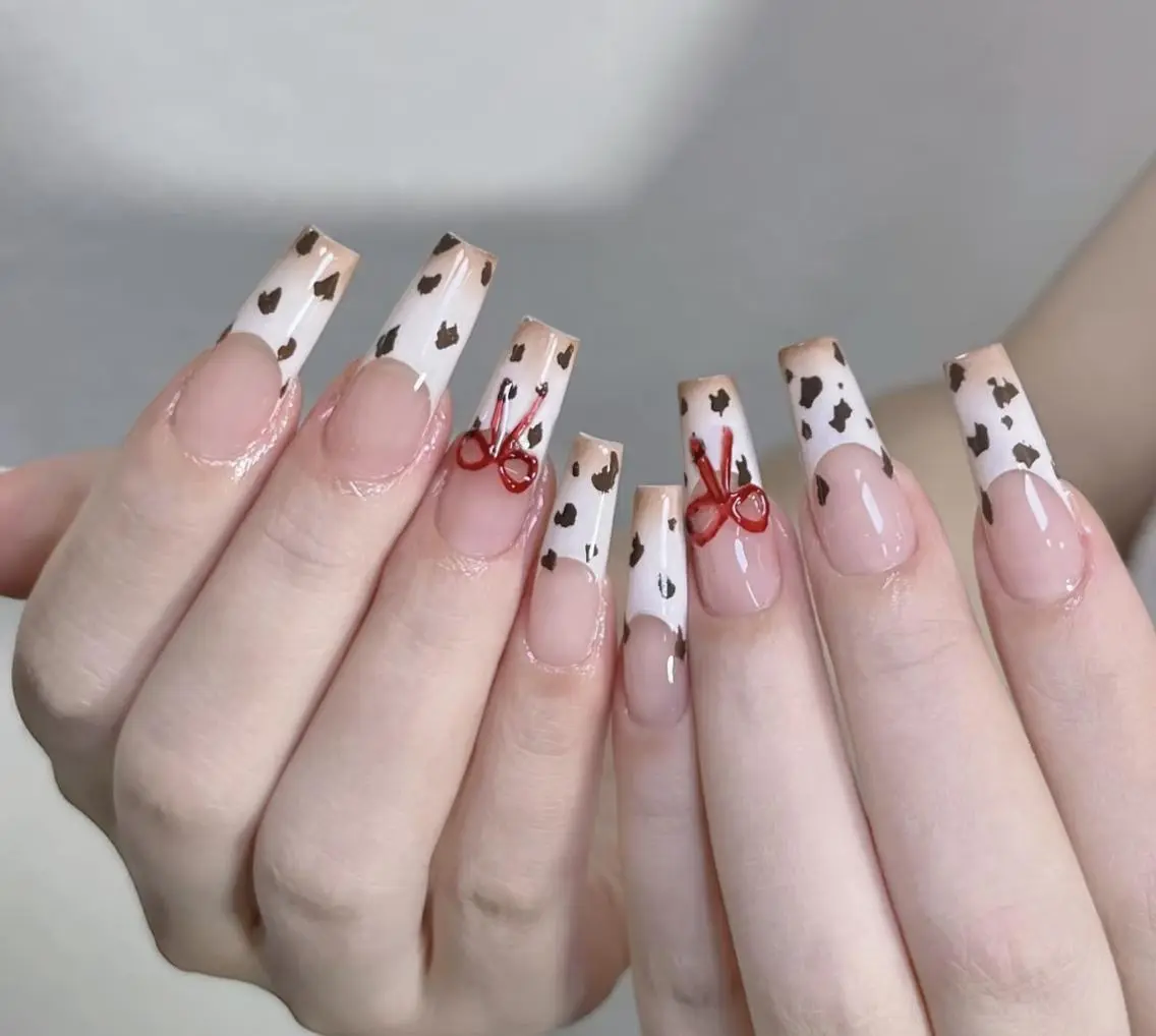 ネイル ハンドネイル 🎀 Ayaka_nailのネイルデザイン