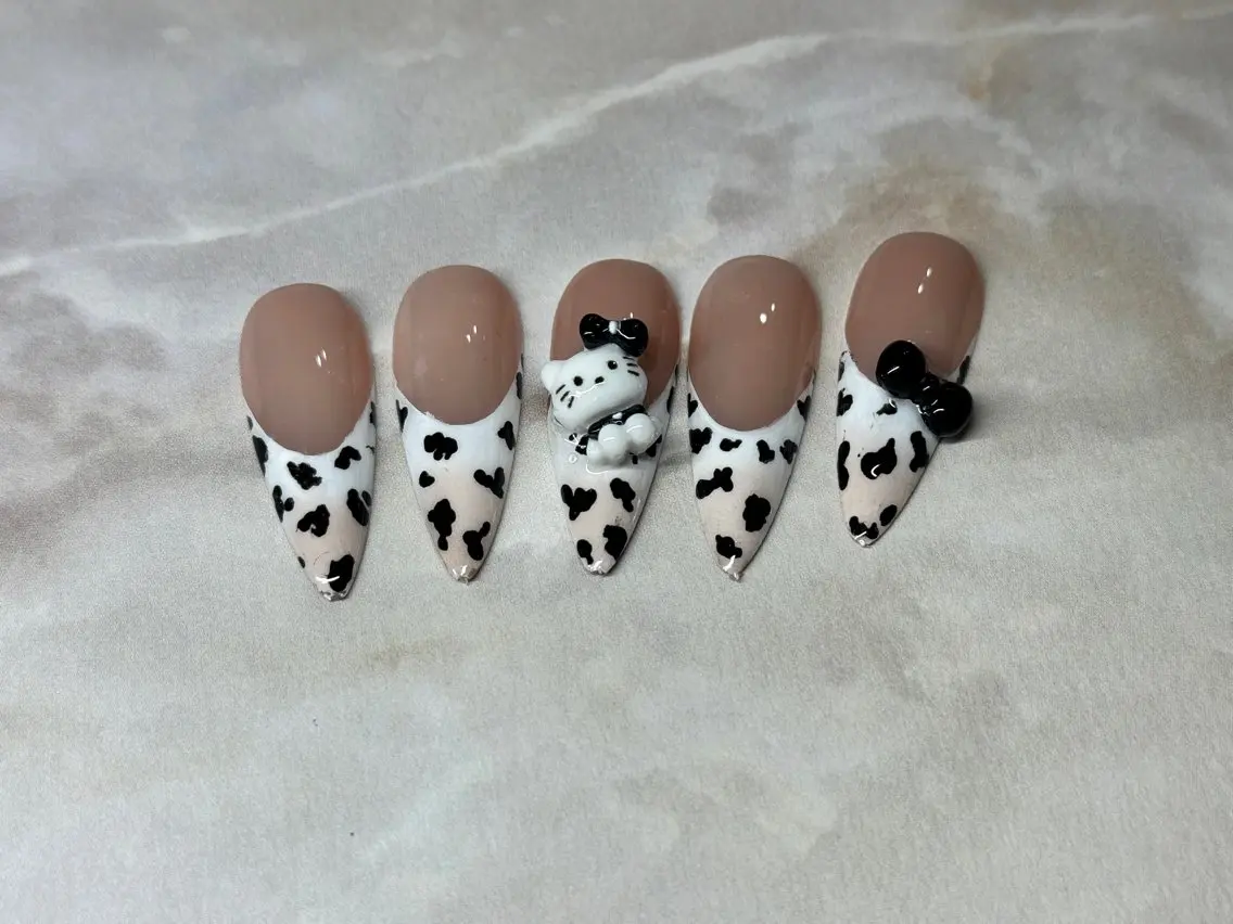 ネイル オーロラネイル チークネイル 長さ出し フットネイル フレンチネイル ハンドネイル ハンドケア Nail&Eyela sh Nanaのネイルデザイン