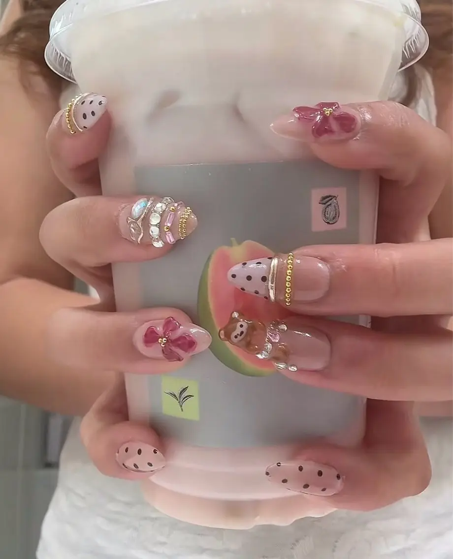 ネイル アートネイル フラワーネイル ジェルネイル キラキラネイル 韓国ネイル ハンドネイル ハンドケア Nova Nail Salonのネイルデザイン