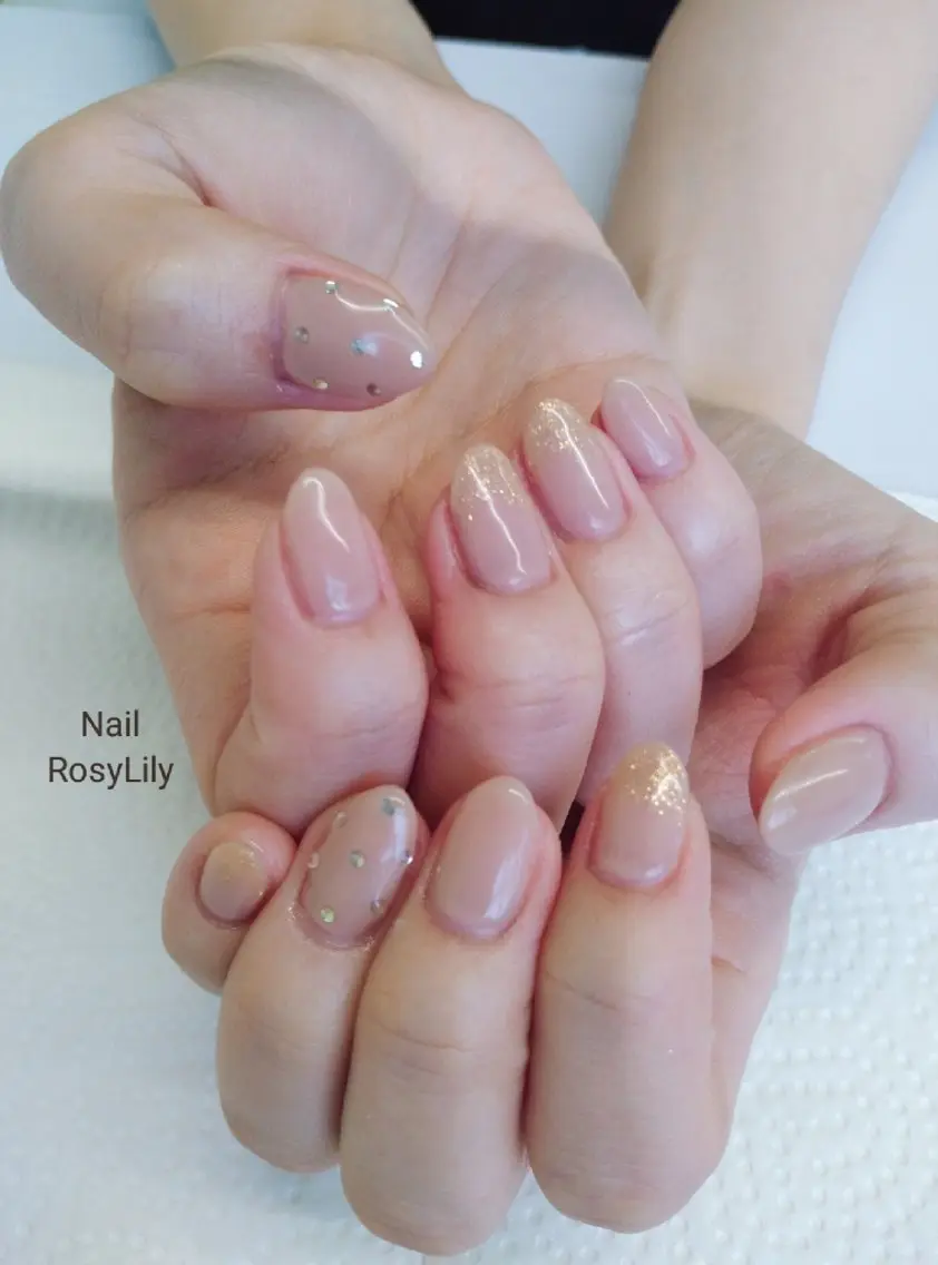 カラー ベージュカラー ハンドネイル ハンドケア プライベートサロン Rosy Lilyのネイルデザイン