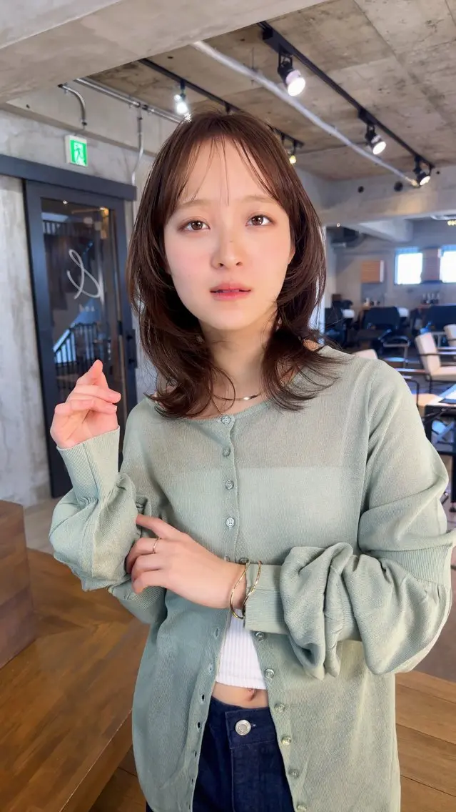 ミディアム くびれヘア くびれレイヤー レイヤーカット カット ヘアカラー トリートメント ヘッドスパ &グループ代表取締役 KOHEIのヘアスタイル