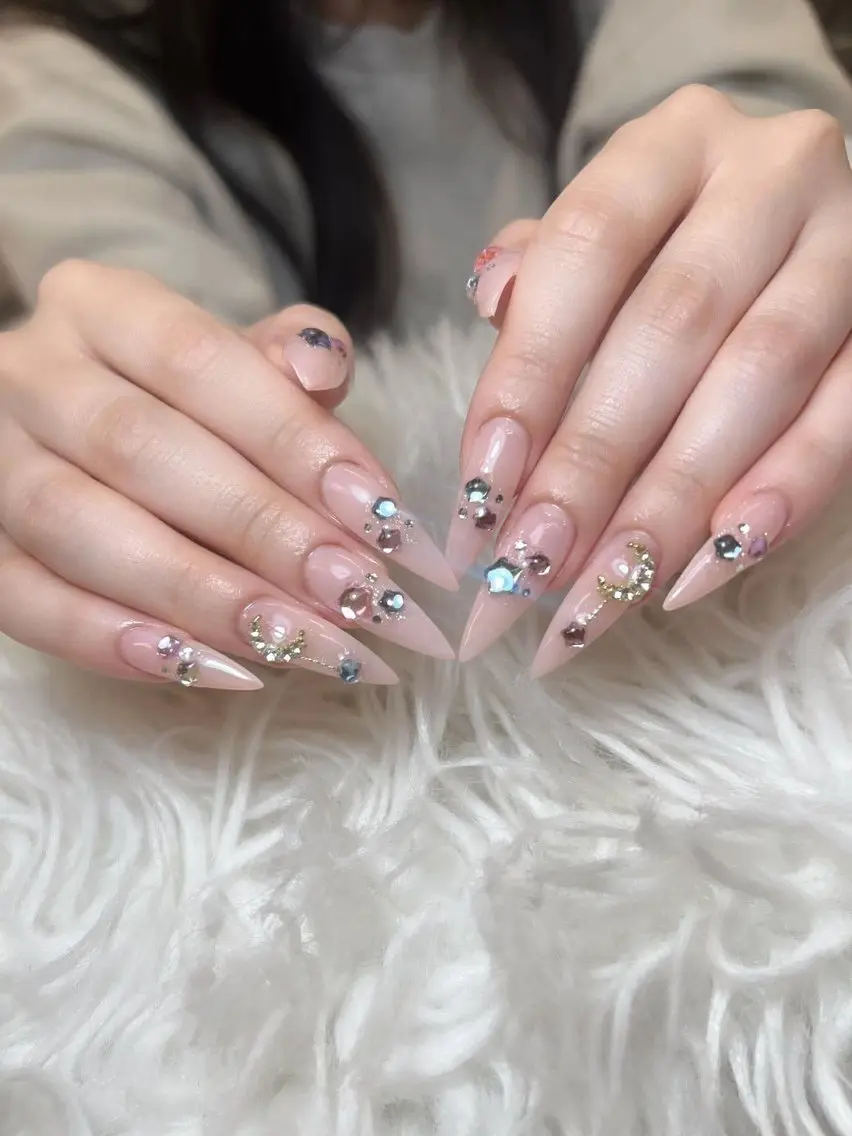 ネイル ハンドネイル ハンドケア Anh Nail 歌舞伎町のネイルデザイン