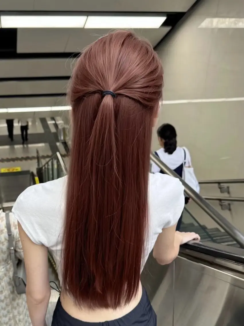 ロング カラー トレンド暖色ヘア🍒 miu🍒のヘアスタイル