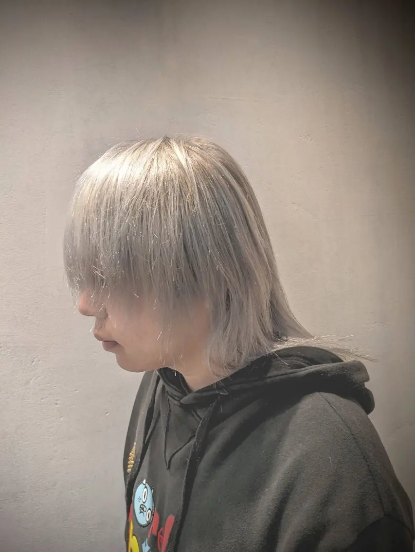 カラー シルバー こだっく /メンズカットのヘアスタイル