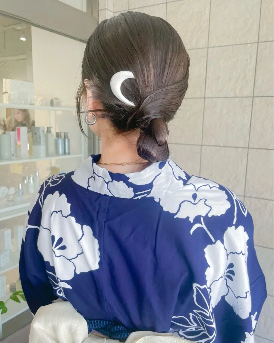 ミディアム ヘアアレンジ お団子ヘア 浴衣 ダブルカラー,透け カラーHINARIのヘアスタイル