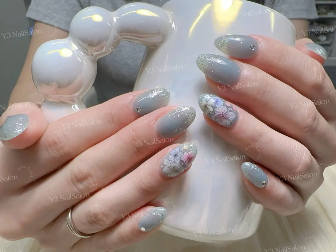 ネイル アートネイル ブルー グラデーション ラメ(グリッター) ラメグラデーション ハンドネイル Y3 NailSalonのネイルデザイン