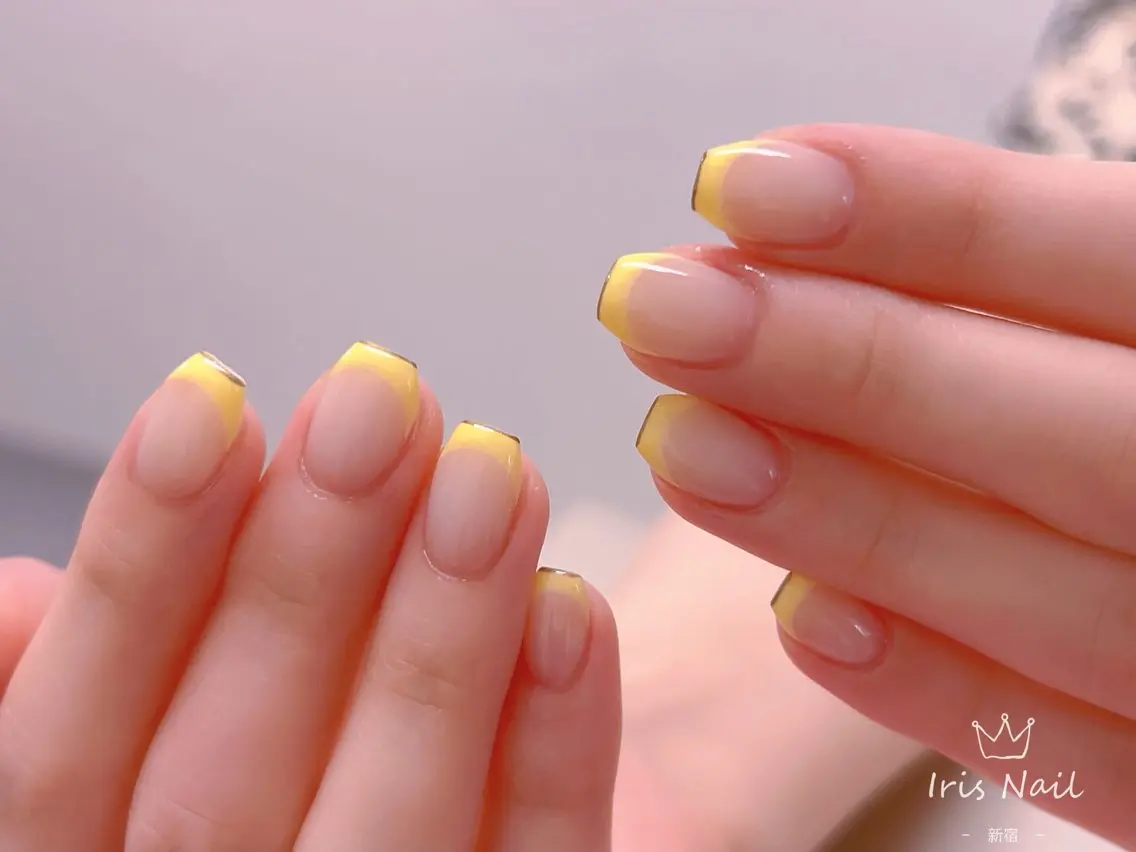 ネイル フレンチネイル ジェルネイル グラデーション 韓国ネイル マグネットネイル ハンドネイル 【長さ出し】 IRIS NAILのネイルデザイン
