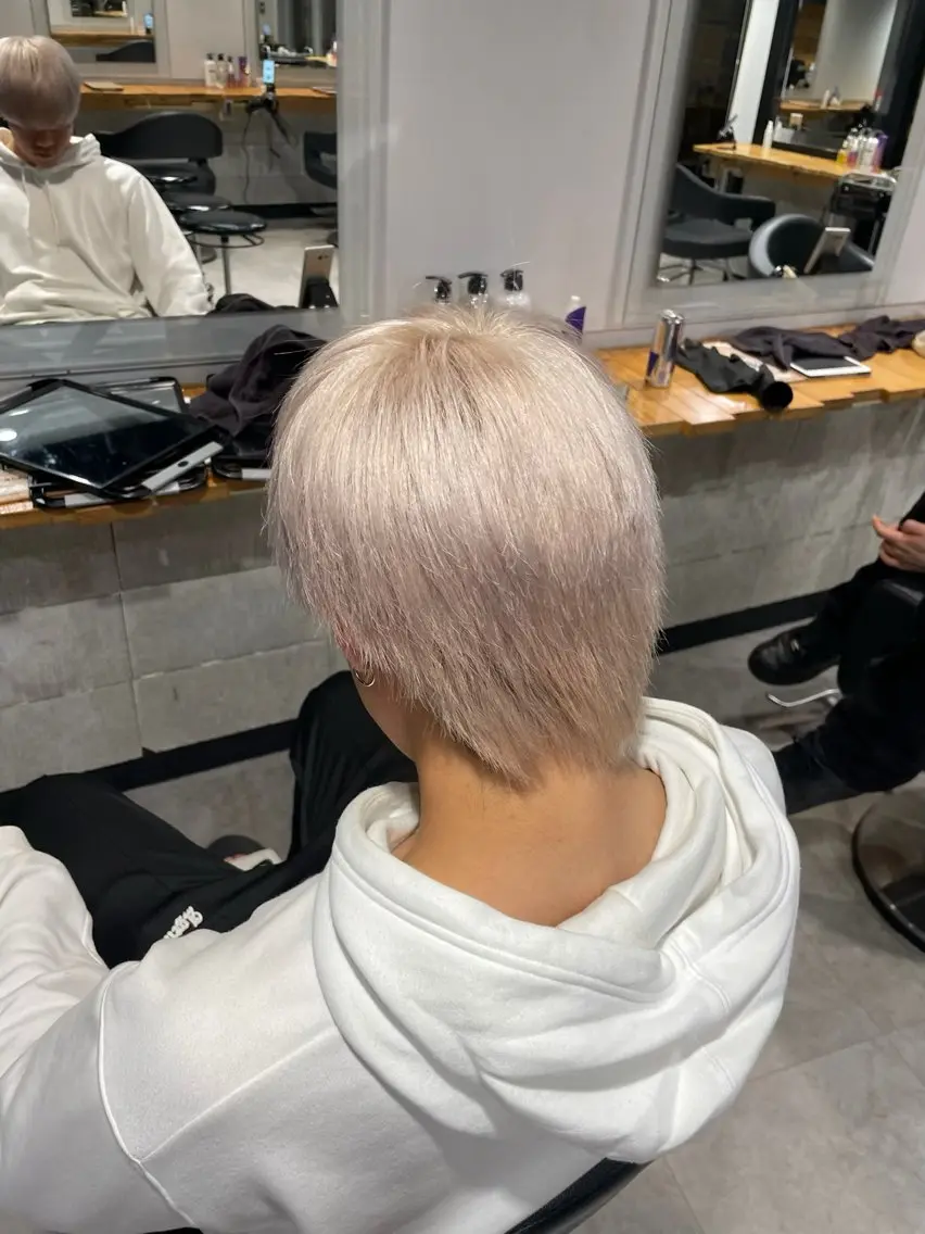 セミロング ヘアカラー トリートメント ヘッドスパ ✨ツヤ髪ハイトーン✨ しげきのヘアスタイル