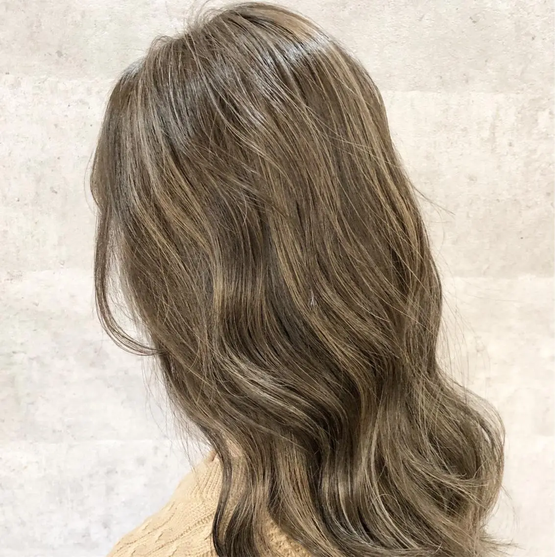 ロング パーマ ハイライト トリートメント 髪質改善で 憧れの潤艶美髪にのヘアスタイル