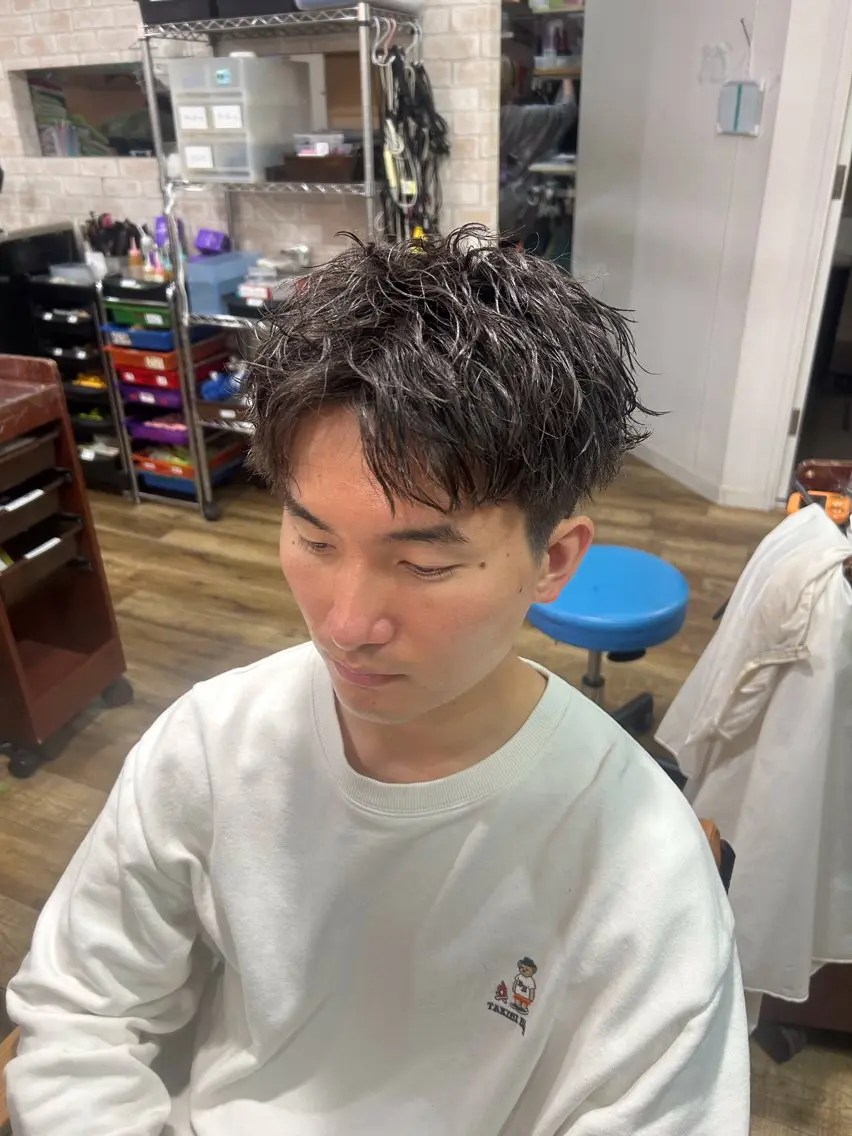 ショート パーマ メンズ メンズパーマ ショートヘア カット パーマ 鶴田 将清のヘアスタイル