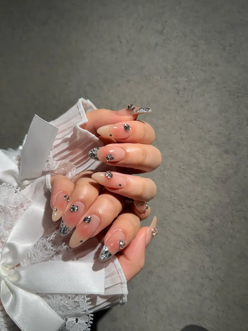 ネイル I-nailロング /ワンホン/キラキラのネイルデザイン