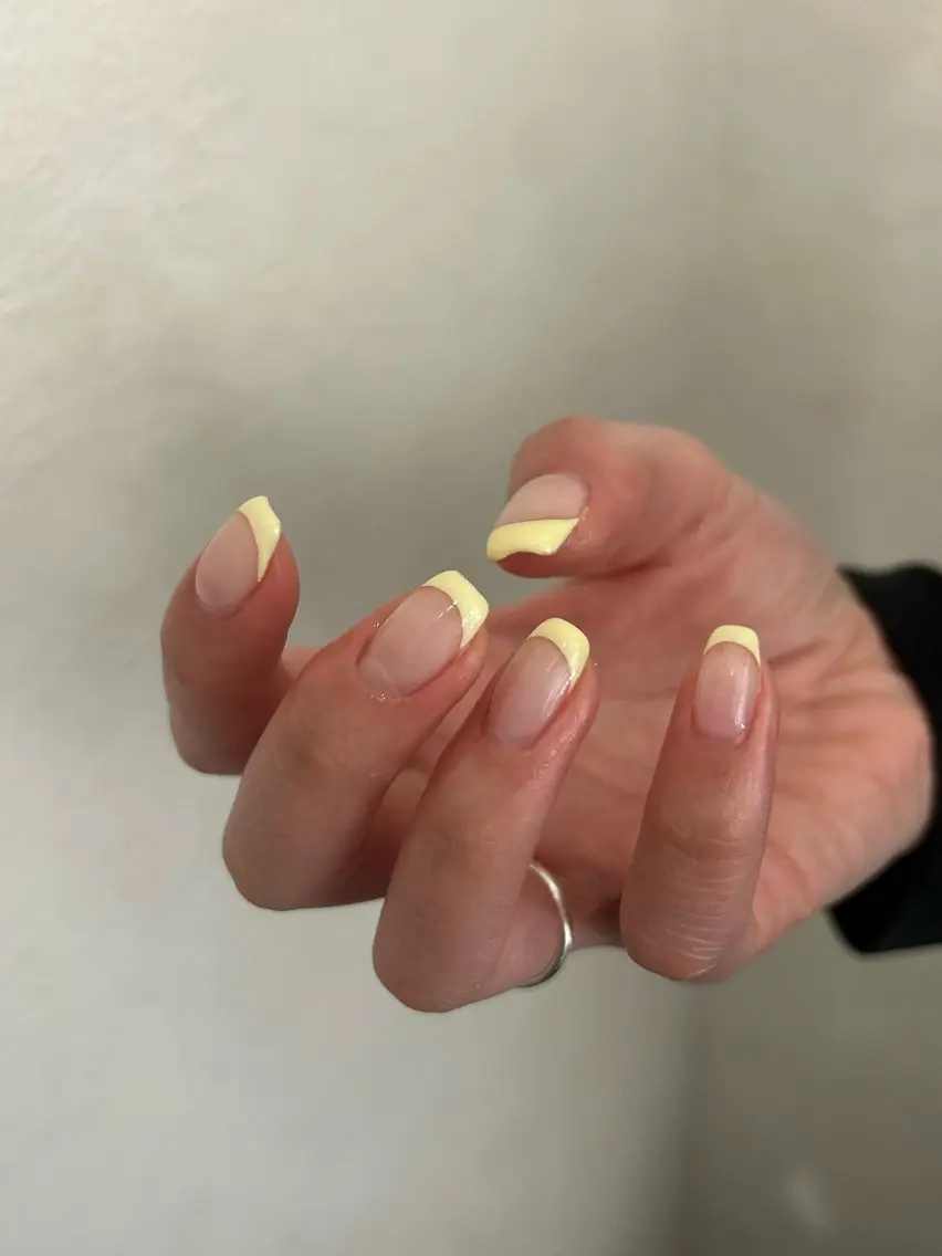 ネイル フレンチネイル 春ネイル ハンドネイル Yarm As Etelのネイルデザイン