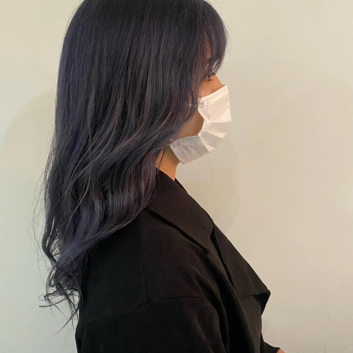ロング カラー パーマ ヘアアレンジ キッズ ネイル マツエク・マツパ アイブロウ Lisa 海外風スパイラルのヘアスタイル