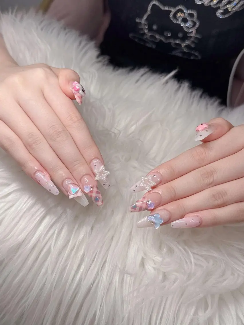 ネイル Lee Nailsのネイルデザイン