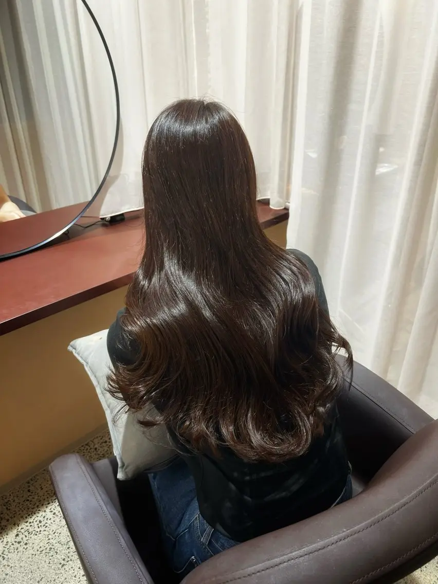 ロング カラー HINA / YOKEのヘアスタイル