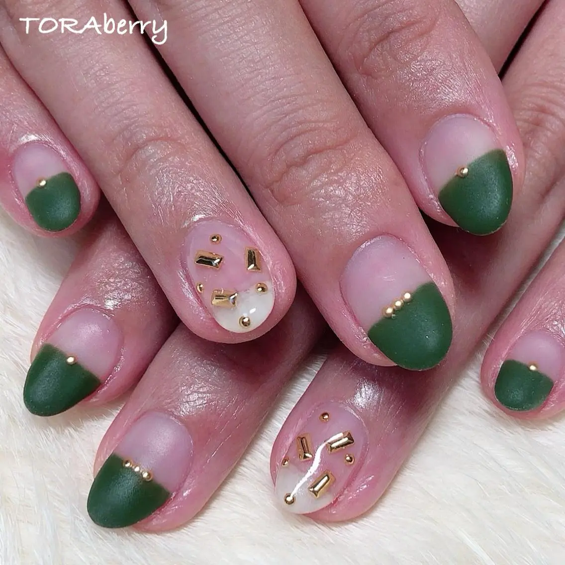 ネイル フレンチネイル ハンドネイル ネイリスト なつみのネイルデザイン