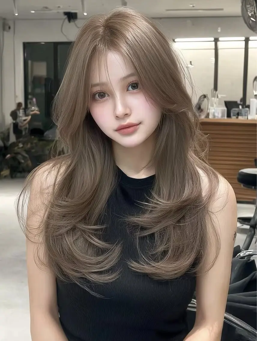ロング ロングレイヤー くびれヘア 顔まわりレイヤー 顔周りカット 韓国風ヘア カット 京都駅 マツエク / れあ🎀♡のマツエク・マツパデザイン