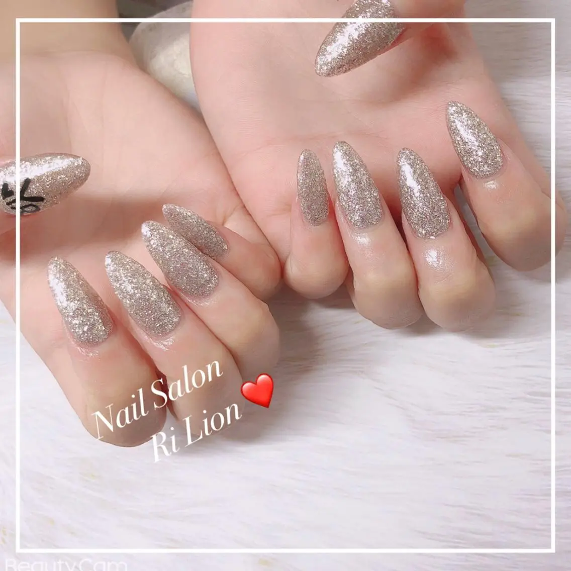ロング ネイル キラキラネイル スカルプネイル ハンドネイル RiLion💗 Risa🦋💜のネイルデザイン