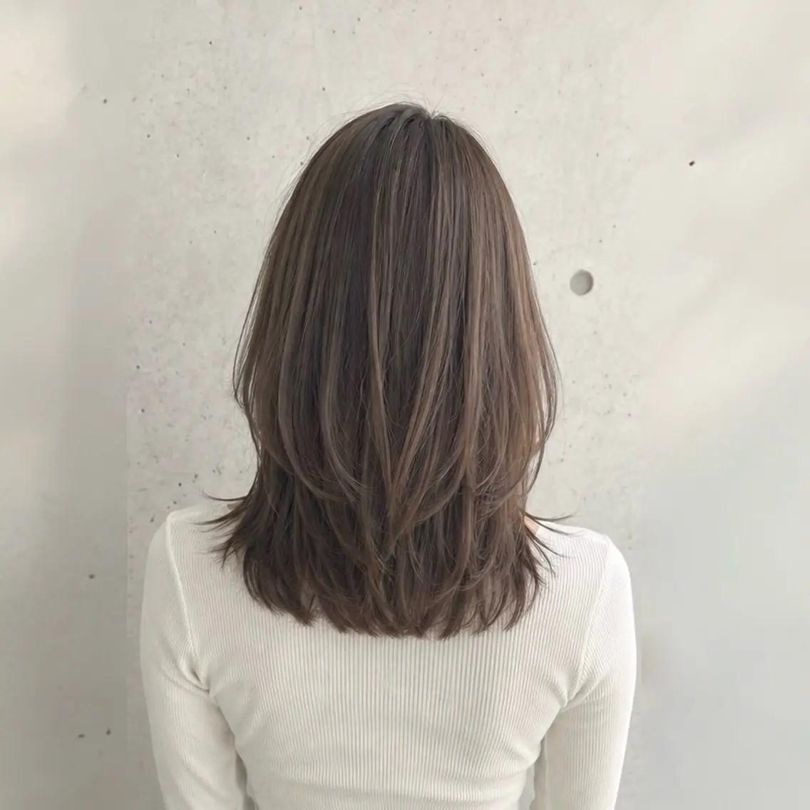 ミディアム ミディアムレイヤー レイヤーカット カット ヘアカラー トリートメント 《期間限定価格》 ミディアムレイヤーのヘアスタイル