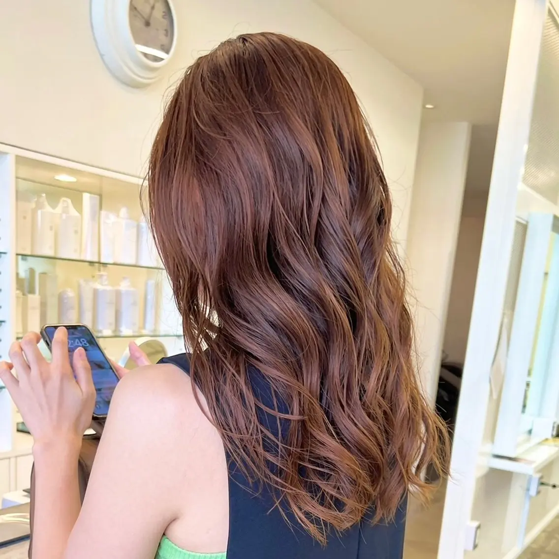 セミロング カラー ブリーチ ブリーチなしカラー オレンジ クロスパーマ× 透明感カラー✂︎のヘアスタイル
