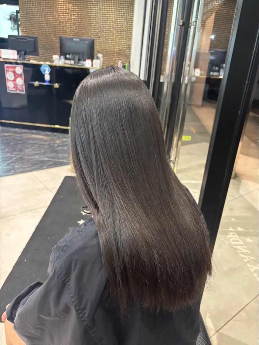 ロング カラー ヘアカラー 西田 陽翔のヘアスタイル