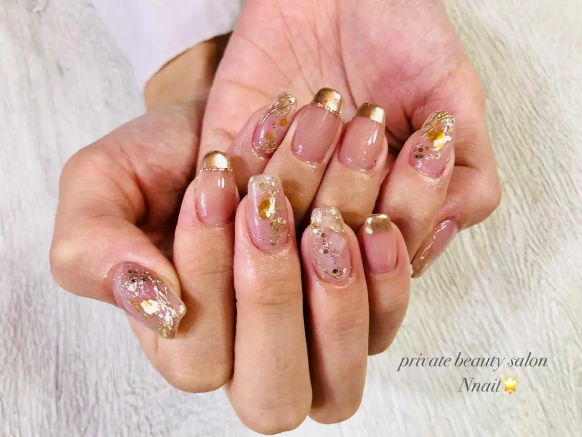 ネイル アートネイル キラキラネイル ミラーネイル 🌿Nnail🌿 プライベートサロンのネイルデザイン