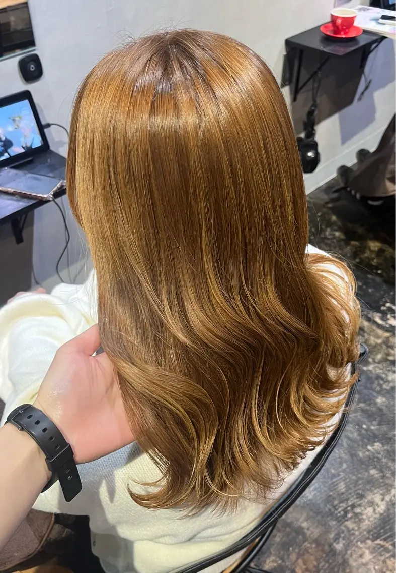 セミロング カラー ベージュカラー ブリーチ ダブルカラー ブリーチなしカラー ヘアカラー 透明感カラー/パーマ 🌀アオノのヘアスタイル