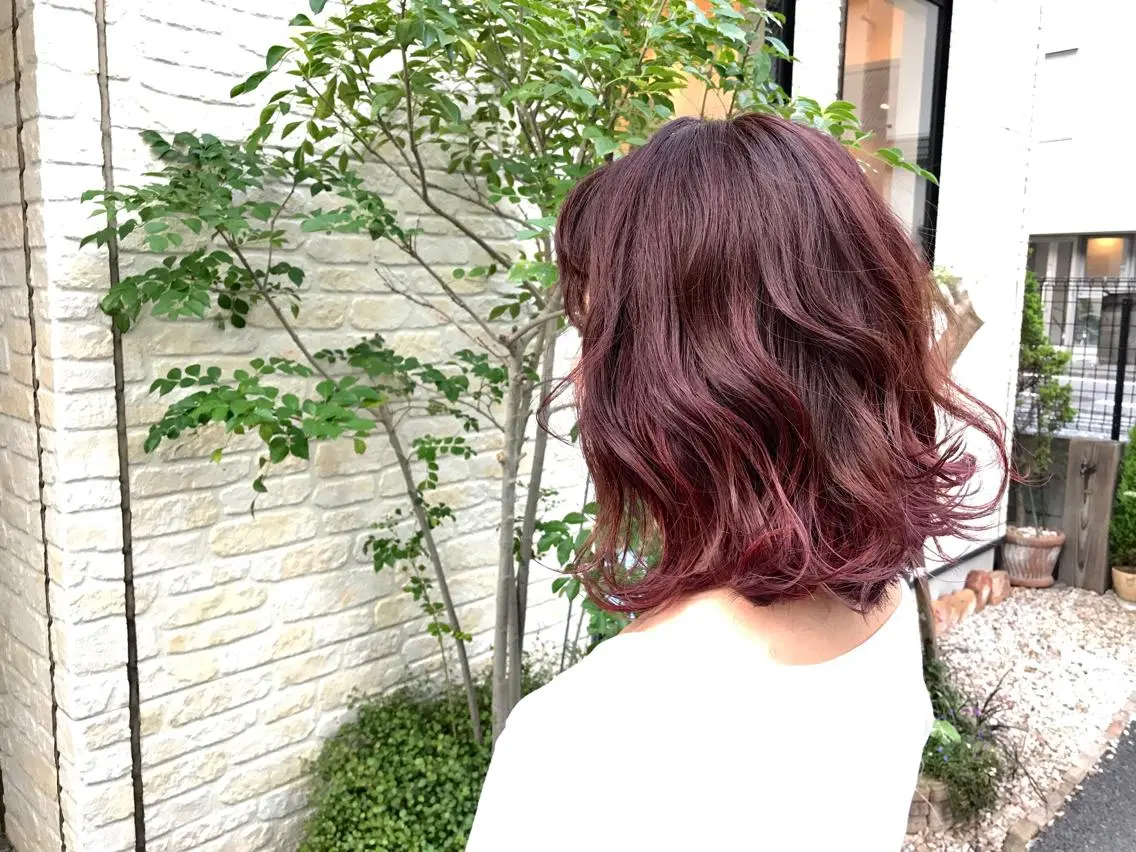 ミディアム カラー グラデーションカラー ハイライトカラー ピンクカラー パープルカラー ハイライト Lond enikaのヘアスタイル