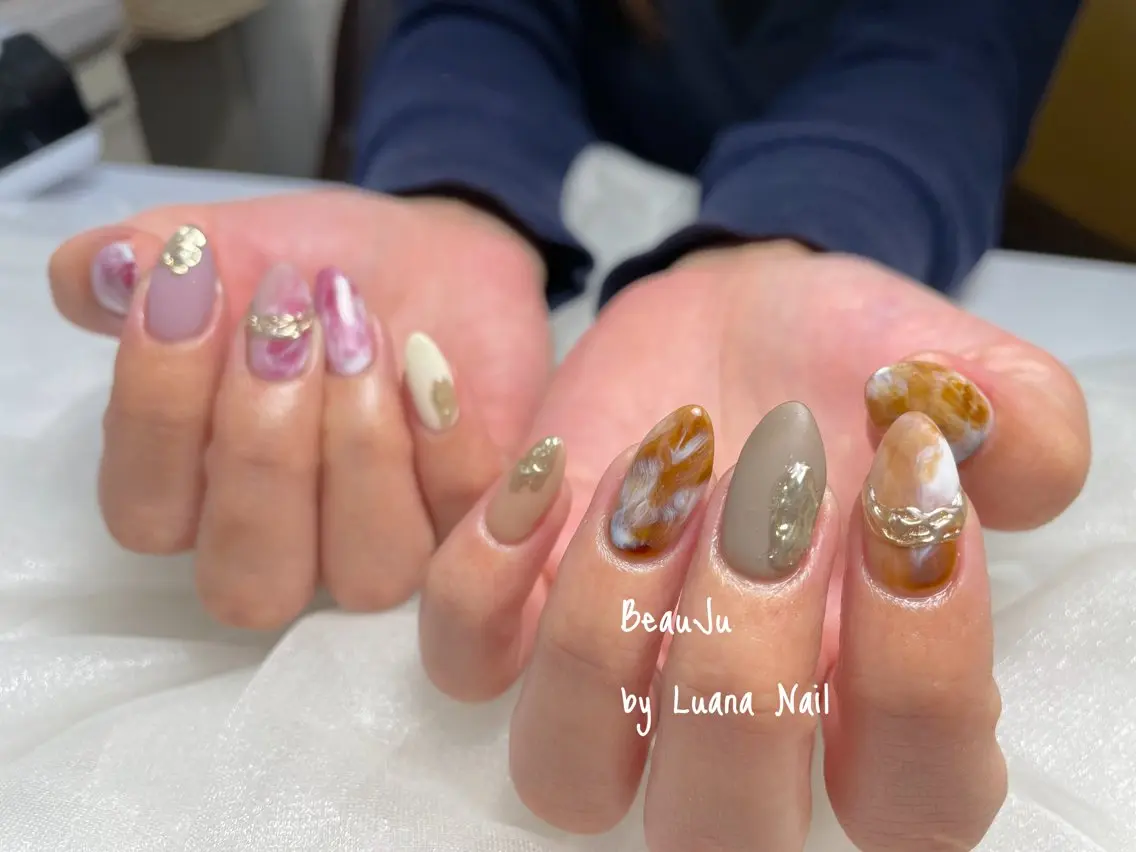 ネイル マットネイル ミラーネイル ハンドネイル BeauJu by Luana Nailのネイルデザイン