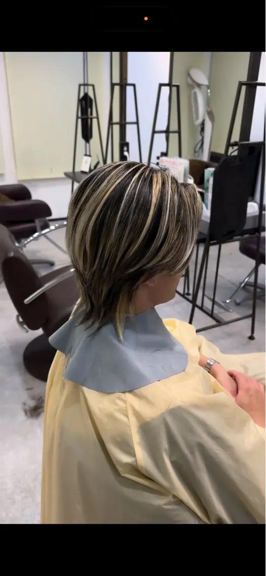 ミディアム ウルフカット カット 𖥔 ݁ ˖✿₊˚⊹ ソウ🐈‍⬛のヘアスタイル