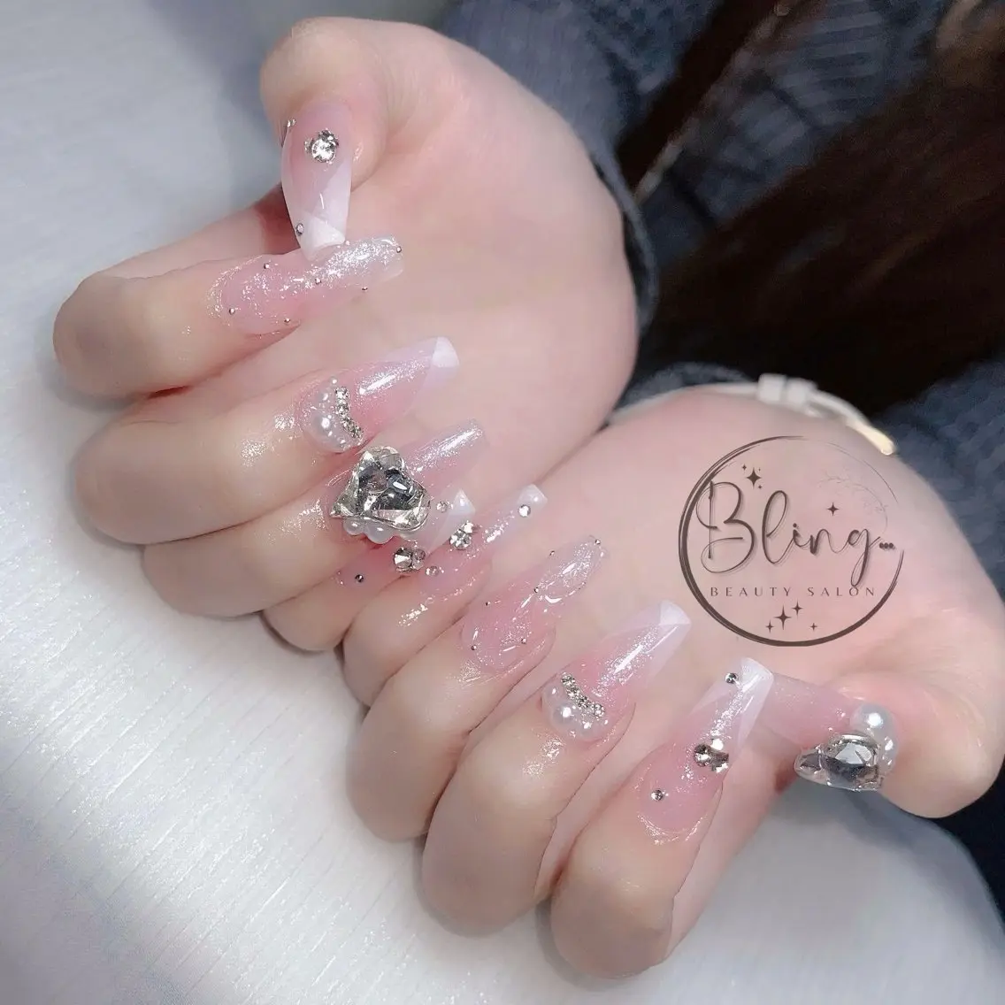 ロング 韓国風ヘア ハンドネイル Bling Salonのネイルデザイン