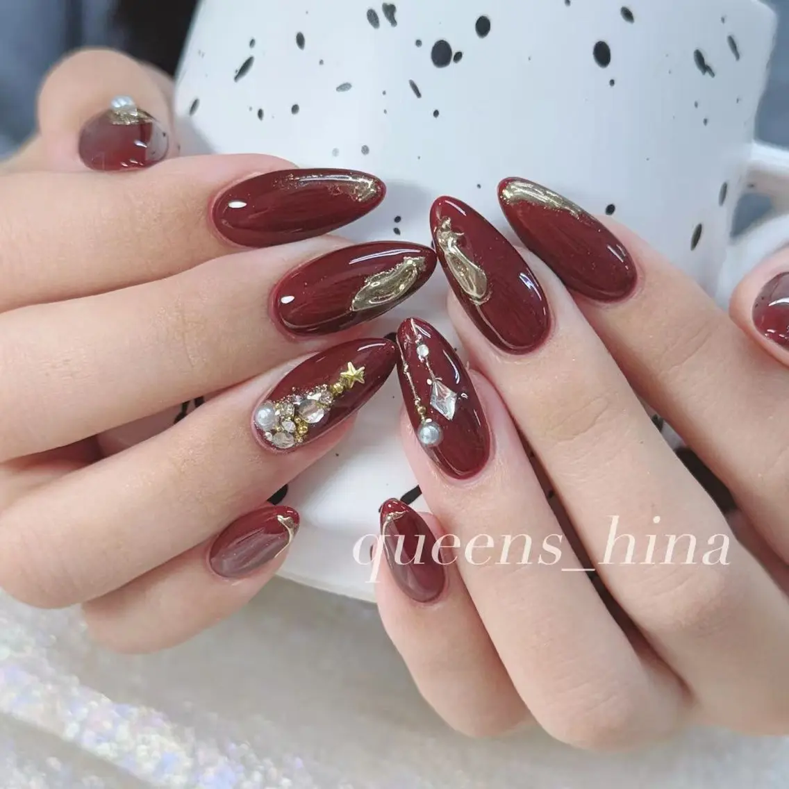 ネイル ハンドネイル Queens テイのネイルデザイン