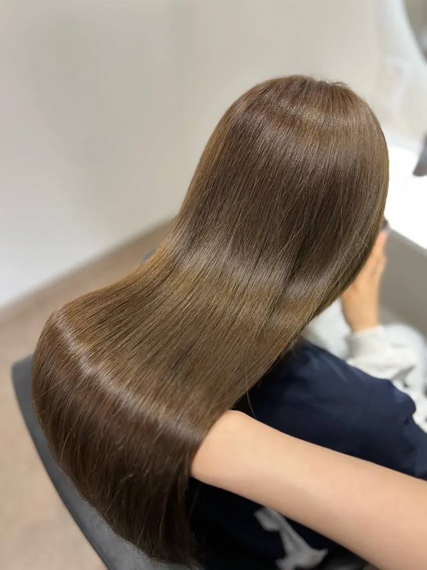 ロング 本木下朋花/髪質 改善×ダブルカラーのヘアスタイル