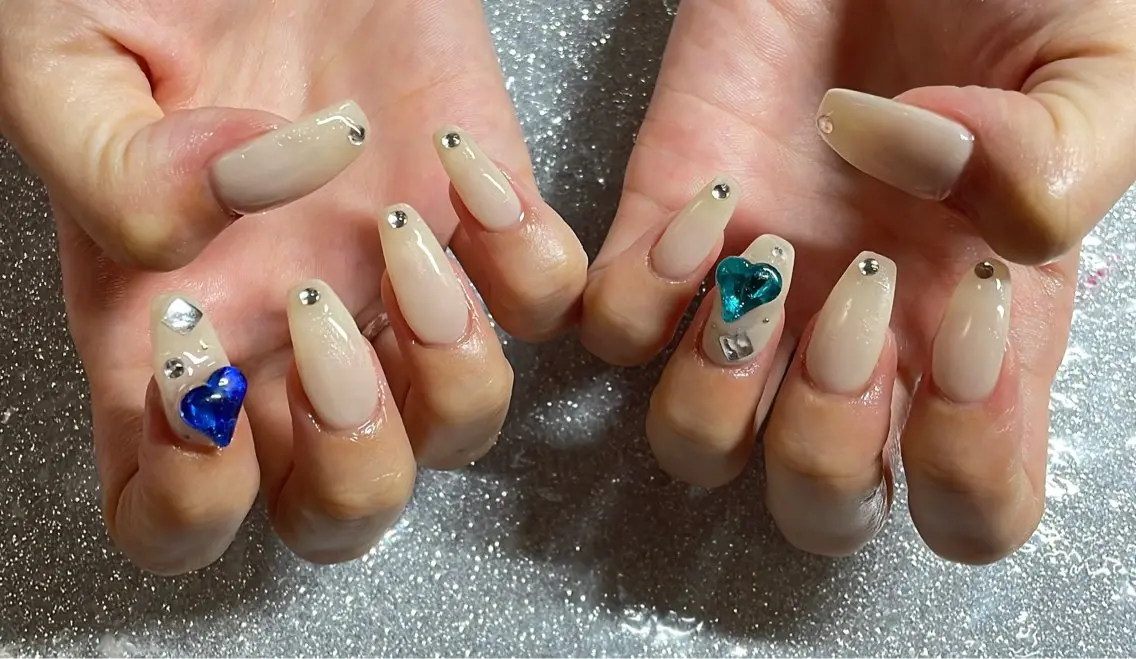 ネイル ハンドネイル VIERU 🌈🎀💖のネイルデザイン