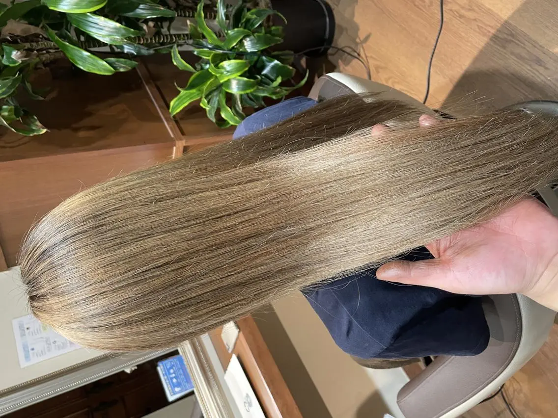 ロング カラー ベージュカラー ブリーチ ケアブリーチ ハイトーンカラー ミルクティーベージュ ヘアカラー トリートメント ハイトーン得意😍 Lumiereのヘアスタイル