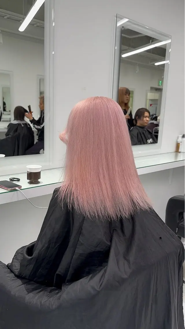 セミロング カラー ヘアアレンジ ヘアカラー トリートメント ヘッドスパ ヘアセット ウルフカット×ハイ トーン職人🤍ゆうひのヘアスタイル