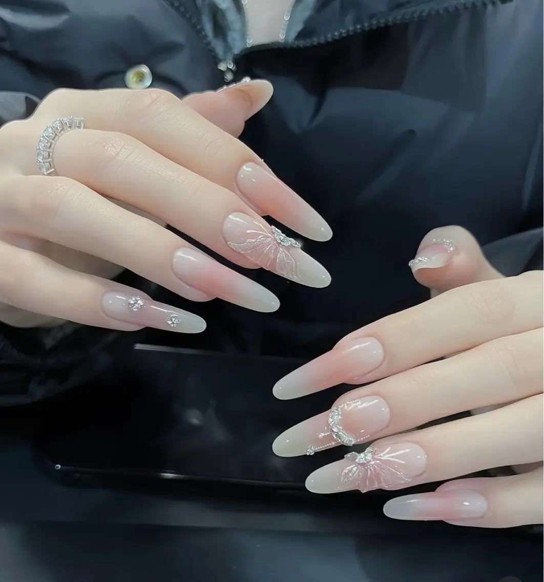 ネイル アートネイル チークネイル 氷ネイル・うるうるネイル 韓国ネイル マグネットネイル ハンドネイル NAILS168 新大久保店のネイルデザイン