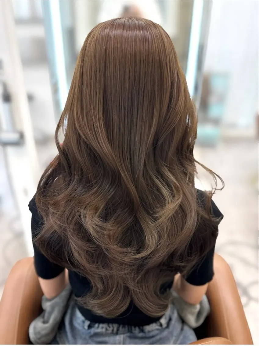ロング カラー ヘアカラー 名免良 一冴のヘアスタイル