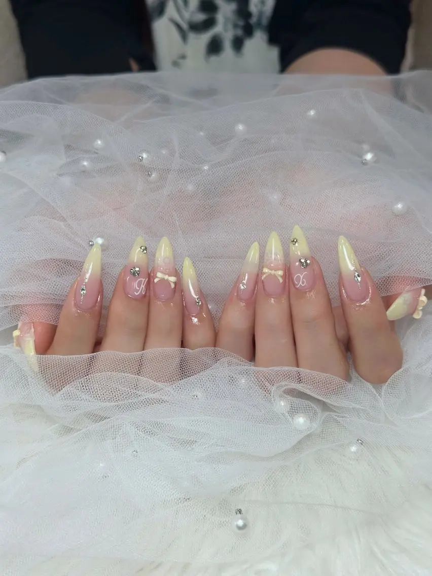 ネイル チークネイル ドット フレンチネイル グラデーション ハート ハンドネイル Julli NailStudioのネイルデザイン