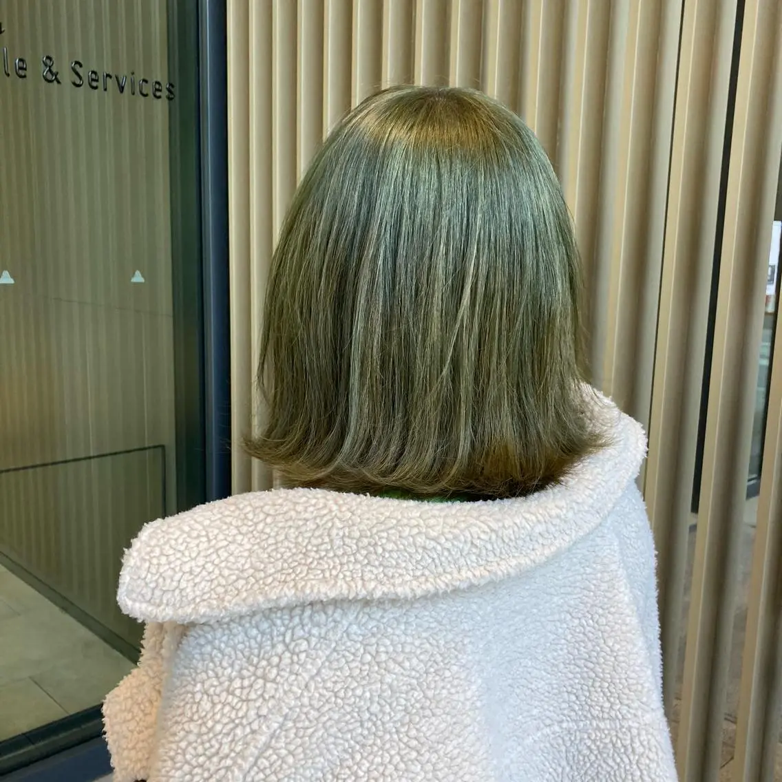 ミディアム カラー ブリーチ ハイライトカラー ハイライト ヘアカラー ピンクカラー🎀 米津 美佑のヘアスタイル