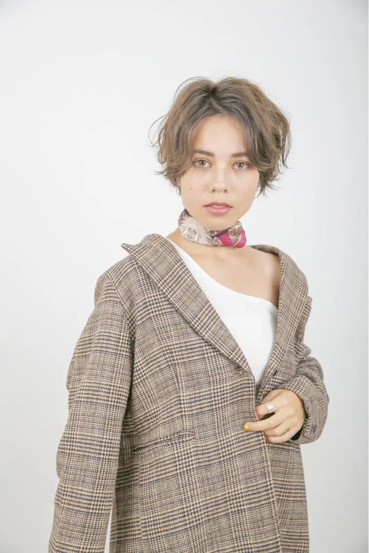 明るい染みない白髪染の写真